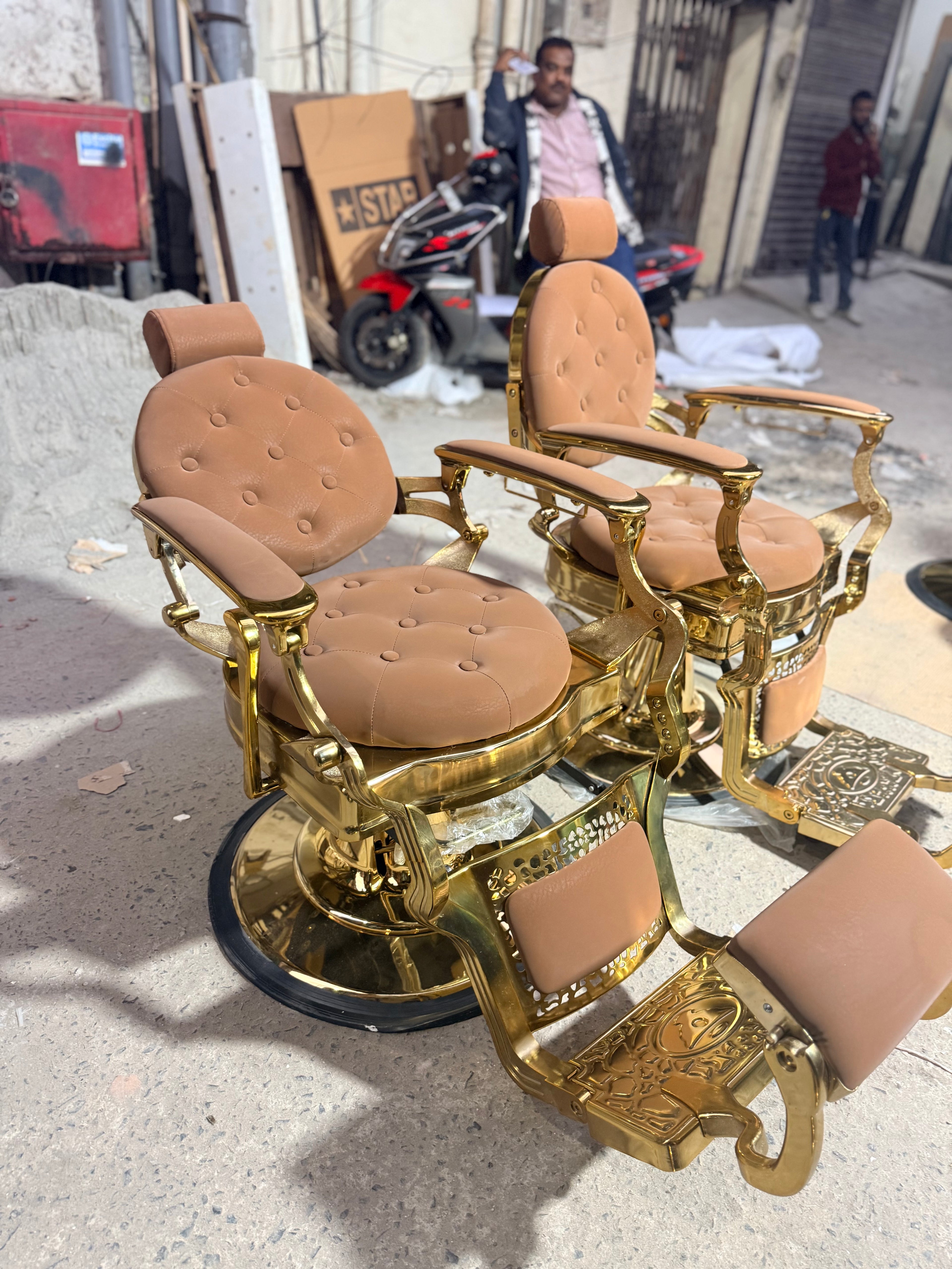 B9257 Heavy Barber Chair Gold